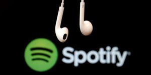 Spotify видалив зі своєї платформи величезну кількість пісень, написаних ШІ (Фото:Christian Hartmann / Reuters)