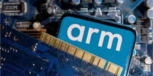 SoftBank планує продати близько 10% своєї частки в Arm (Фото:DADO RUVIC  Reuters)