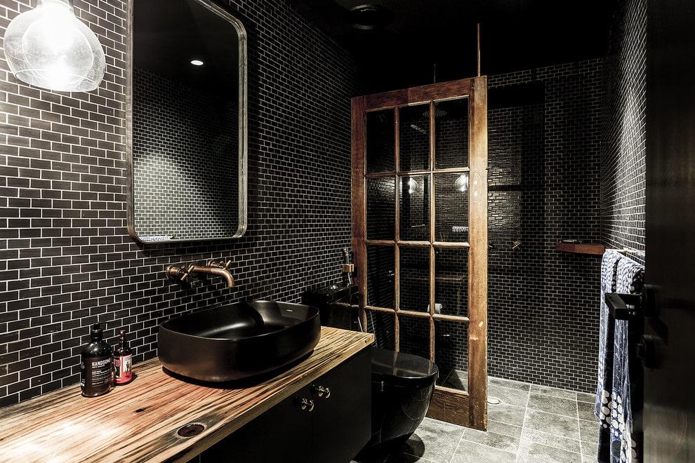 Елегантна ванна кімната, чорна сантехніка як модний тренд