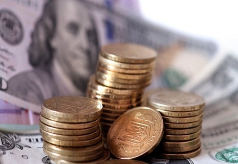 Чи варто купувати долар сьогодні: поради експертів