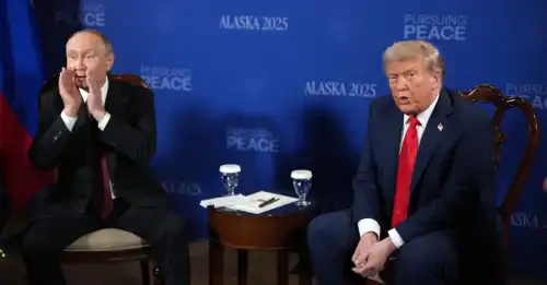 Зустріч Трампа та Путіна на Алясці: коли пози та жести означають більше, ніж публічні заяви Зустріч Трампа та Путіна на Алясці: коли пози та жести означають більше, ніж публічні заяви