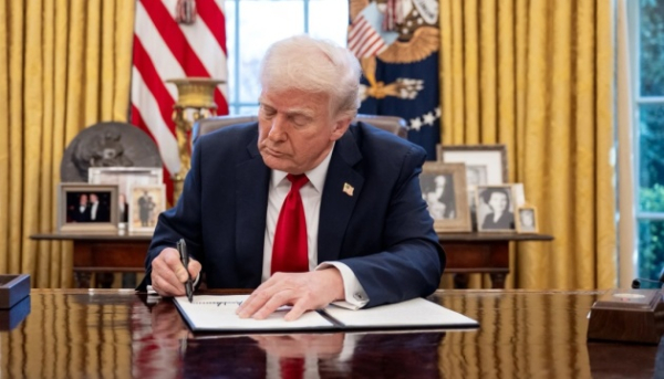 Трамп затвердив оборонний кошторис із 0 мільйонами для України. Трамп затвердив оборонний кошторис із 0 мільйонами для України.