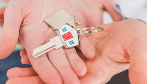 Українці купують «страхове» житло в безпечних регіонах на випадок загострення ситуації на фронті – експерт