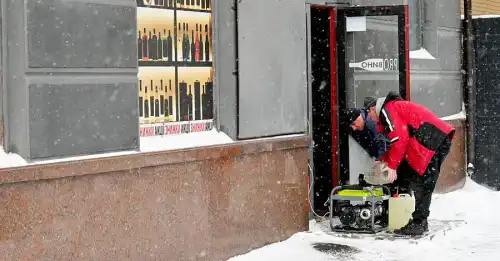 Крижана економіка: ціни вгору через холод та відключення світла