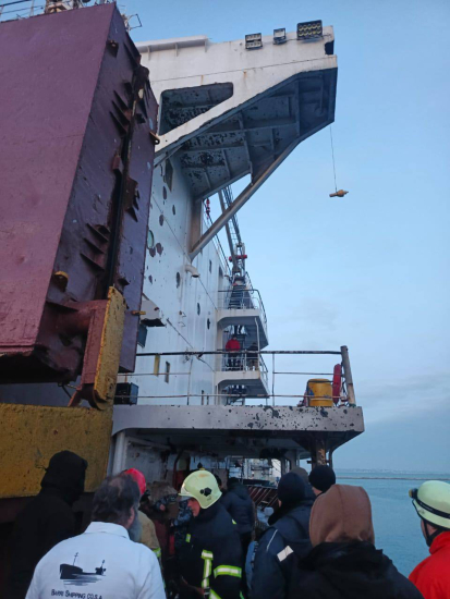 Росія атакувала дронами два цивільні судна під іноземними прапорами, є загиблий (фото) /Фото 1