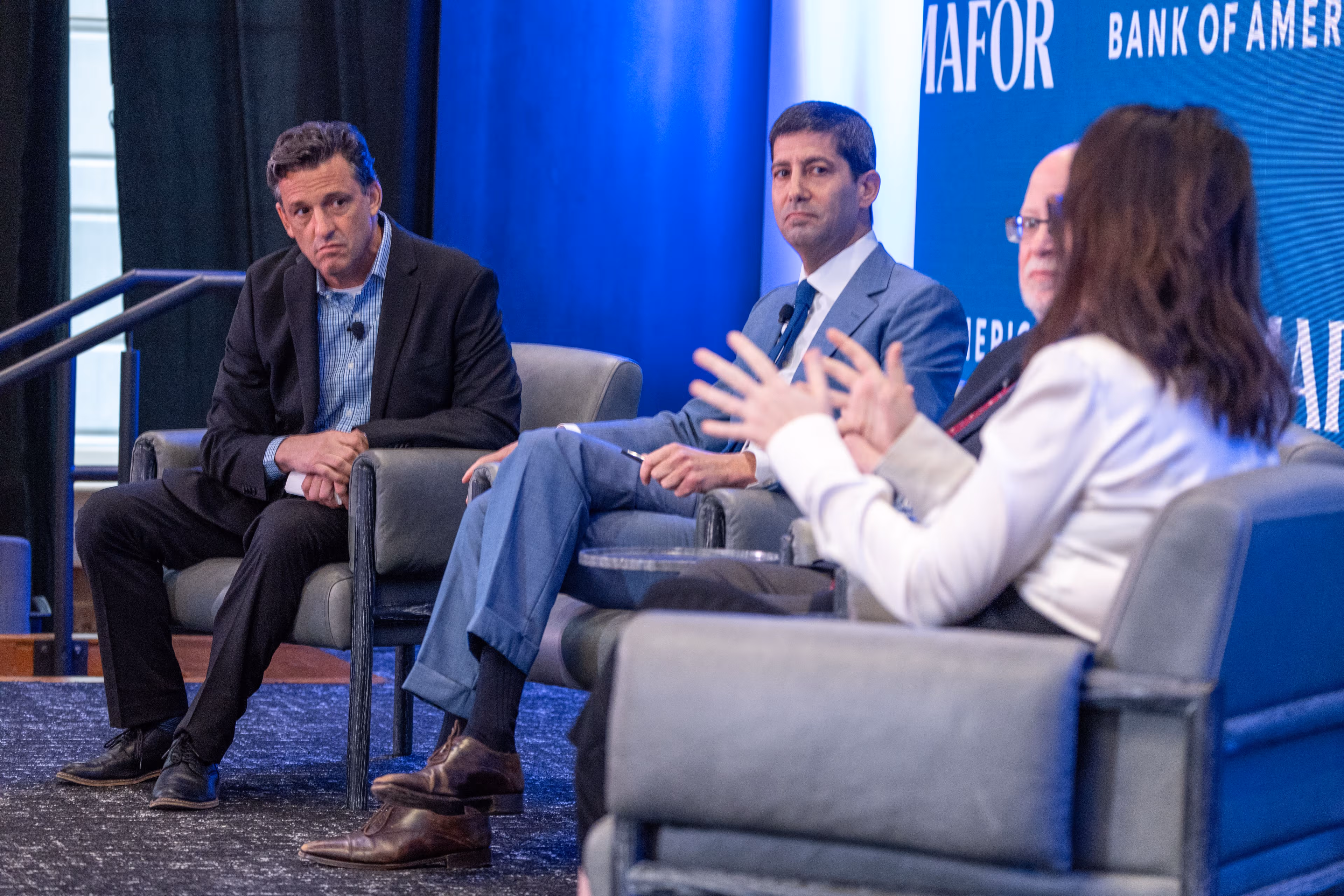 BTC падає, оскільки Кевін Ворш стає претендентом на посаду у ФРС. (Тасос Катоподіс/Getty Images для Semafor)