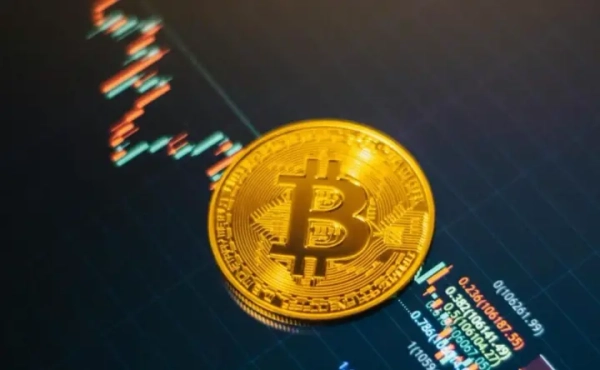 Біткоїн впав нижче 80 тисяч: масовий розпродаж на крипторинку