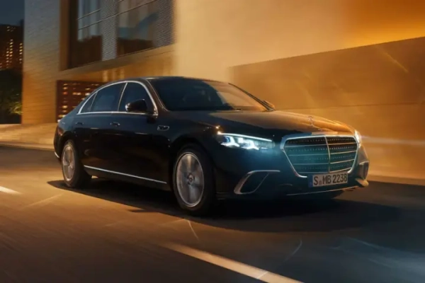 Mercedes презентував свіжий захищений седан S-класу для перших осіб держав.