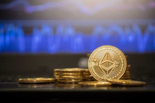 Михайло ван де Поппе закликає інвестувати в Ethereum: чи варто купувати зараз?