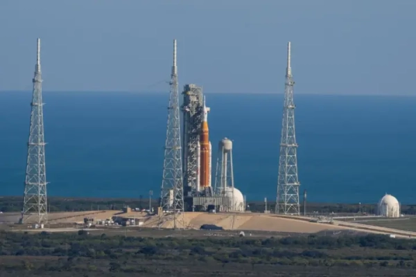 NASA перенесла старт експедиції Artemis II через нетиповий мороз на пусковому комплексі.