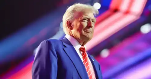 Трамп: Зеленський мусить погодитись на угоду з РФ