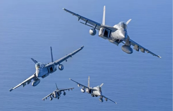 F/A-18E/F Super Hornet та F/A-18 Hornet