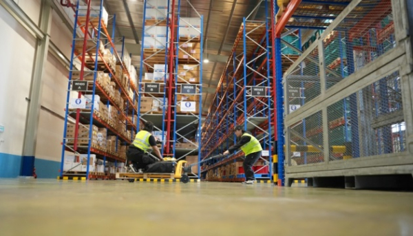 Закордонні заробітки скорочуються: досліджуємо вплив на українську економіку