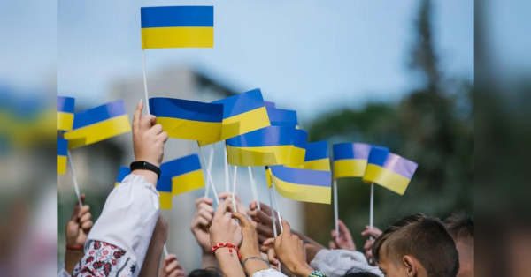 Українці за кордоном отримають грошову допомогу: хто і як зможе отримати виплати