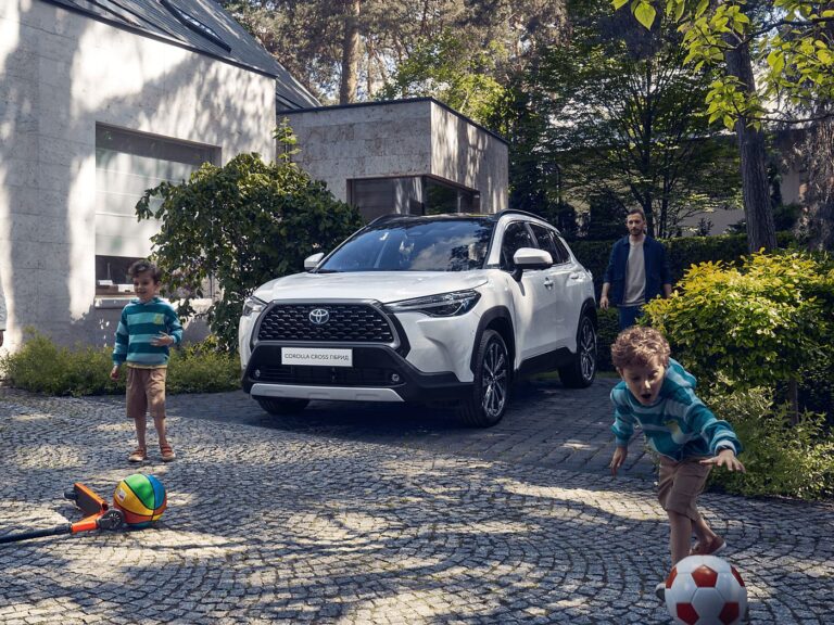 Toyota Corolla Cross: економний та доступний кросовер з винятковими можливостями Toyota Corolla Cross: економний та доступний кросовер з винятковими можливостями