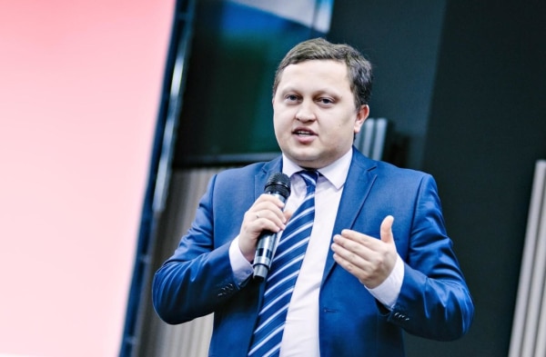 Photo: facebook.com/KyivSchoolOfEconomics/Михаил Демкив