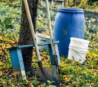 Геніальний спосіб підготувати ваш сад та город до зими: ви про це не знали, як легко це зробити!