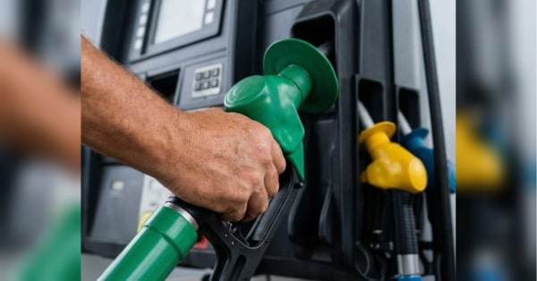 Нафта дешевшає: як розблокування Ормузької протоки вплине на ціни пального в Україні