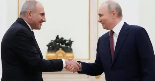 Росія тисне на Вірменію: коньяк, квіти та вода під забороною через зближення з ЄС