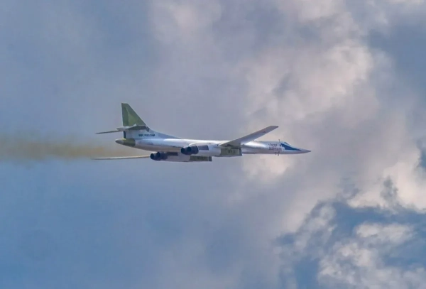 Росія демонструє оновлений стратегічний бомбардувальник Ту-160М після п’ятирічної модернізації