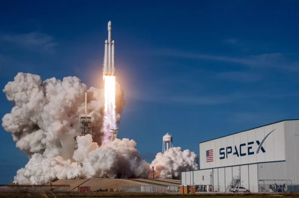 Космічні дата-центри для ШІ: інвестор SpaceX прогнозує близький старт