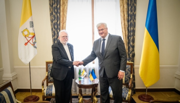 Повернення полонених і заручників із Росії: Сибіга зустрівся зі спецпосланцем Папи Лева XIV Повернення полонених і заручників із Росії: Сибіга зустрівся зі спецпосланцем Папи Лева XIV
