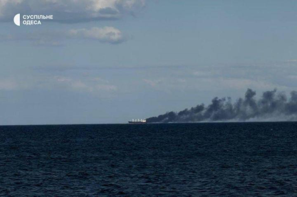 Росія атакує балкер біля Одеси: це третій удар по судну