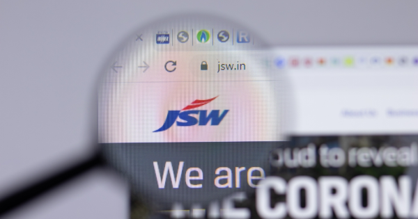 shutterstock.com Фото – На італійському заводі JSW у Пйомбіно зупинився рейковий стан