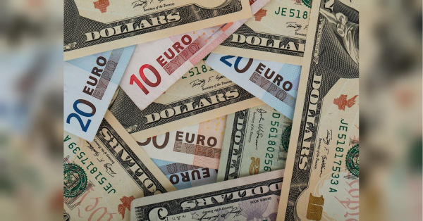 КИТ Group: 50% заощаджень в іноземній валюті — українцям варто прислухатись