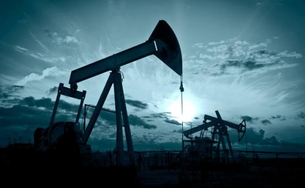 Нафта дешевшає: переговори США та Ірану тиснуть на ціни нижче $87