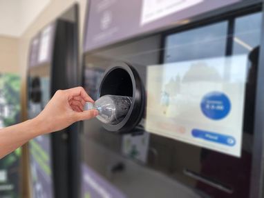 Україна готує систему повернення тари: гроші за пляшки та банки скоро повернуться Україна готує систему повернення тари: гроші за пляшки та банки скоро повернуться