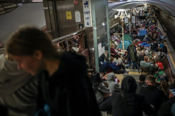 Київське метро: **понад 56 тисяч людей знайшли прихисток** під час нічної атаки 30 липня