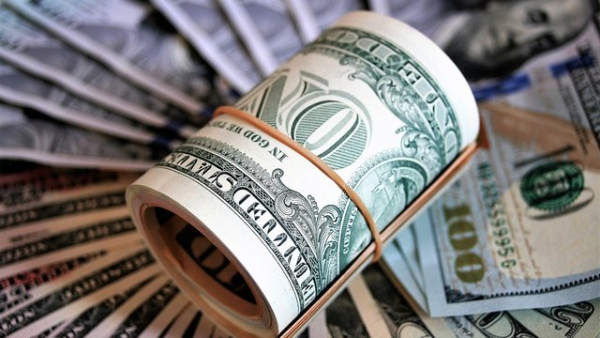 НБУ скоротив валютні інтервенції: що це означає для гривні