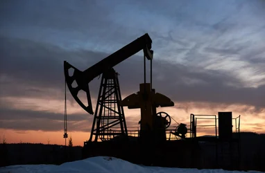 Світові запаси нафти стрімко падають: Bloomberg б’є на сполох