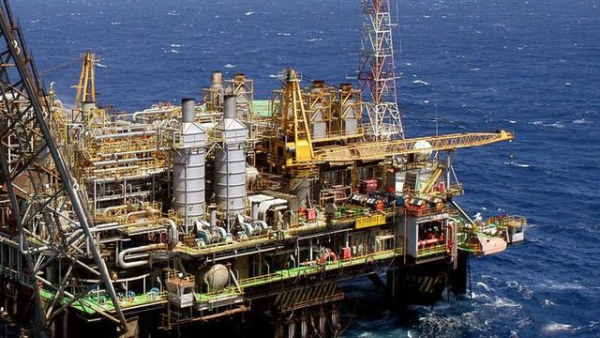 ЄС залишає цінову стелю на нафту: продовження санкцій для танкерів та НПЗ