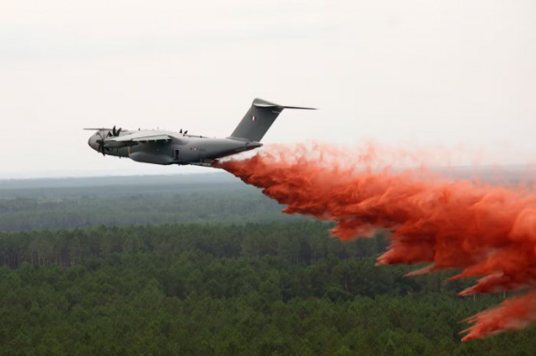 Франція залучила Airbus A400M Atlas для боротьби з вогнем: нова ера у гасінні лісових пожеж