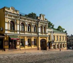Андріївський узвіз: ремонт болардів – рух відновлено
