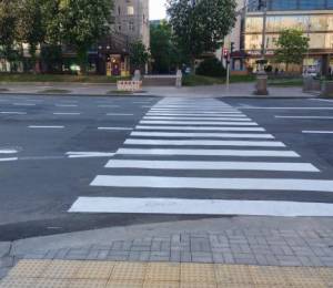 Лук’янівська: облаштовують новий безпечний перехід біля метро