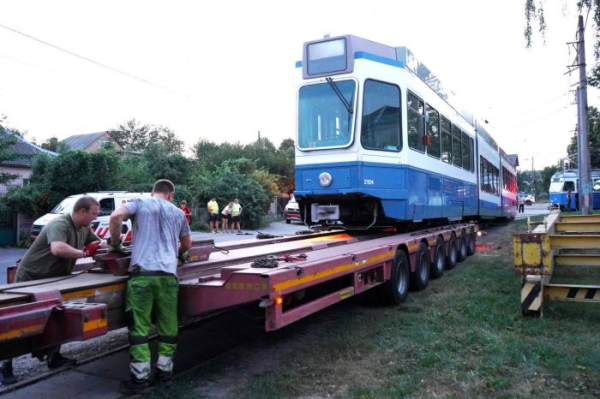 Зовнішній вигляд швейцарського трамвая Tram 2000