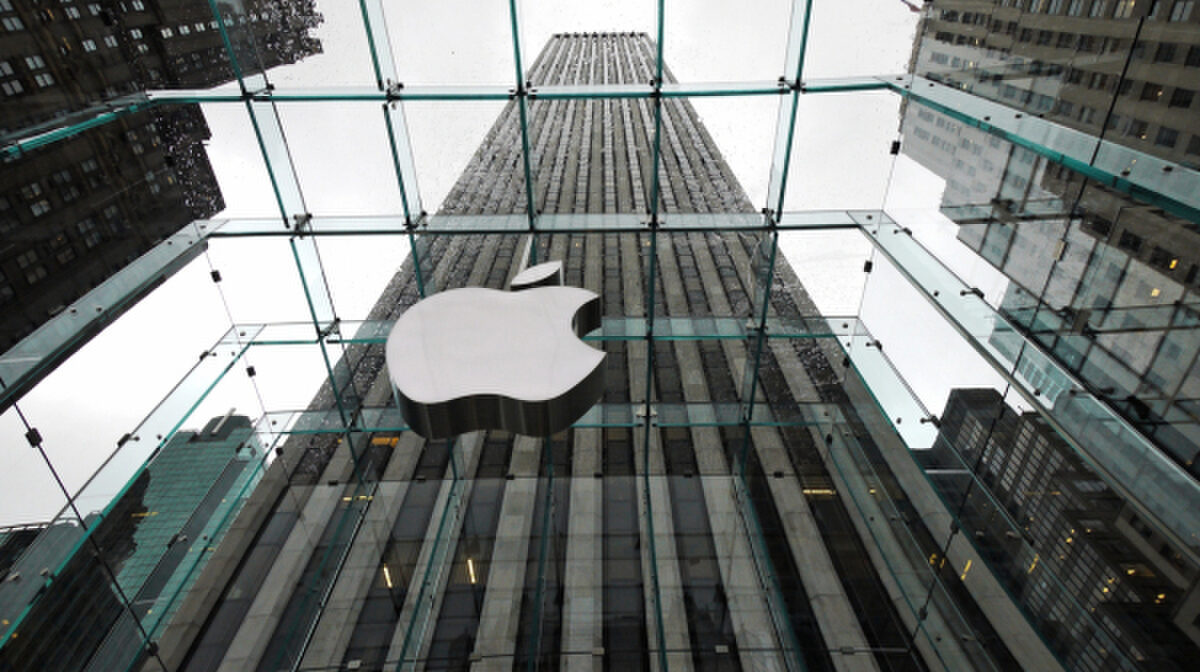Apple скорочує команду Siri та розробників Vision Pro Apple скорочує команду Siri та розробників Vision Pro