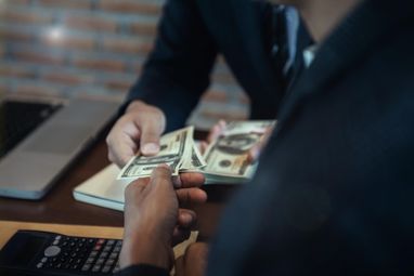 Розкрито, хто з корупціонерів найбільше підсилив ЗСУ фінансово