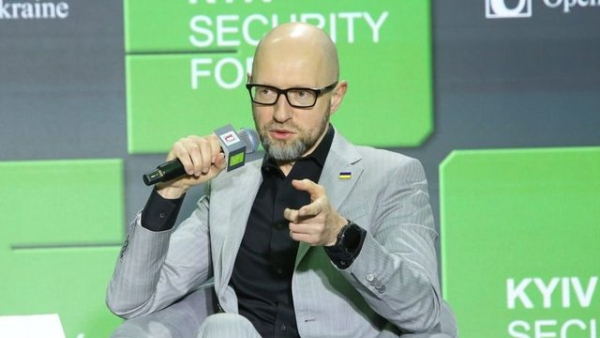Яценюк пропонує створити юридичний механізм для вирішення історичних проблем Польщі та України