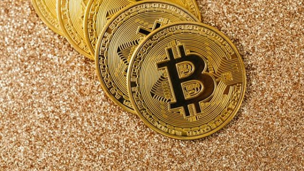 Bitcoin злетів до піку: понад $68,5 тис. за монету вперше з весни