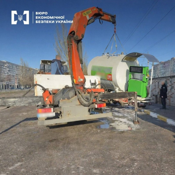 Організатора незаконної АЗС постануть перед судом у Дніпрі