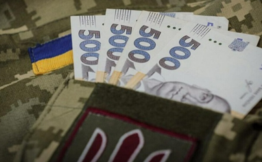 Грошовий бонус 1 мільйон гривень: хто претендує на контракт «18−24»