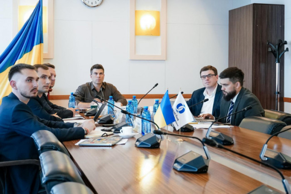 Мінвідновлення та ЄБРР окреслили ключові напрямки відбудови українських доріг та мостів