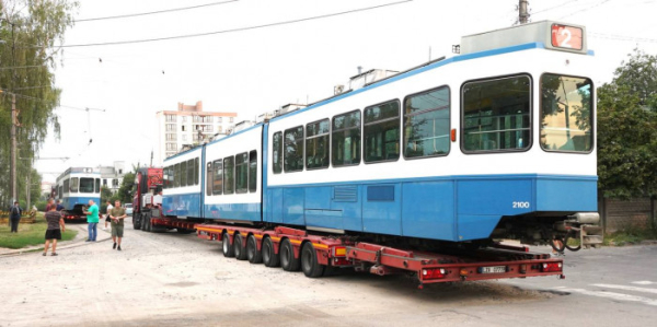 Вінниця зустрічає швейцарські низькопідлогові трамваї Tram 2000