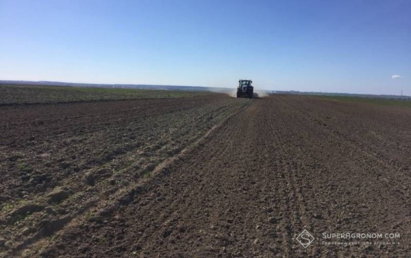 Важкі ґрунти вимагають особливого підходу: коли оранка — це ваш найкращий вибір