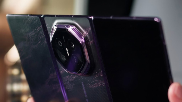 Huawei презентує Mate XT 2: революційний трискладаний смартфон з новим шарніром