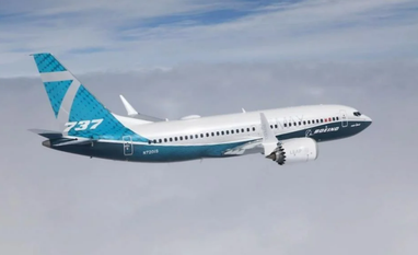 Boeing презентував новітній пасажирський лайнер у США